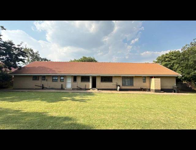 4 BEDROOM HOUSE FOR SALE IN BRACKENHURST